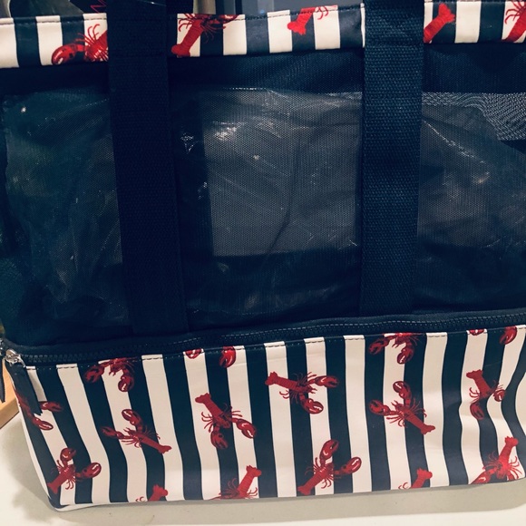 New Beach Tote with Cooler! OSFA - Picture 6 of 8